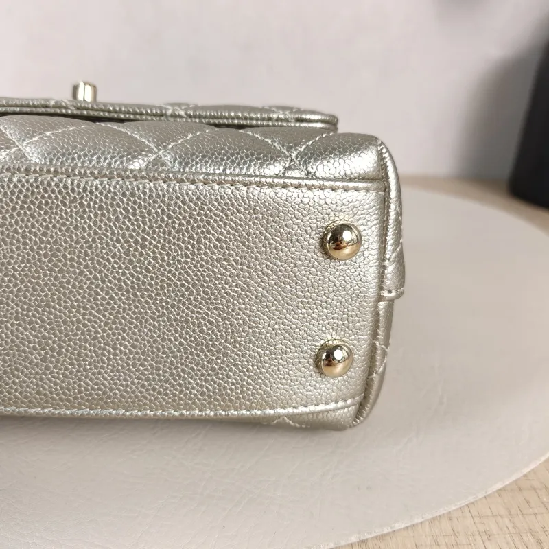 Chanel Crossbody Bag Coco Handle​ Grained Calfskin Mini 19 × 9 × 13 cm — detail view 11 of 12