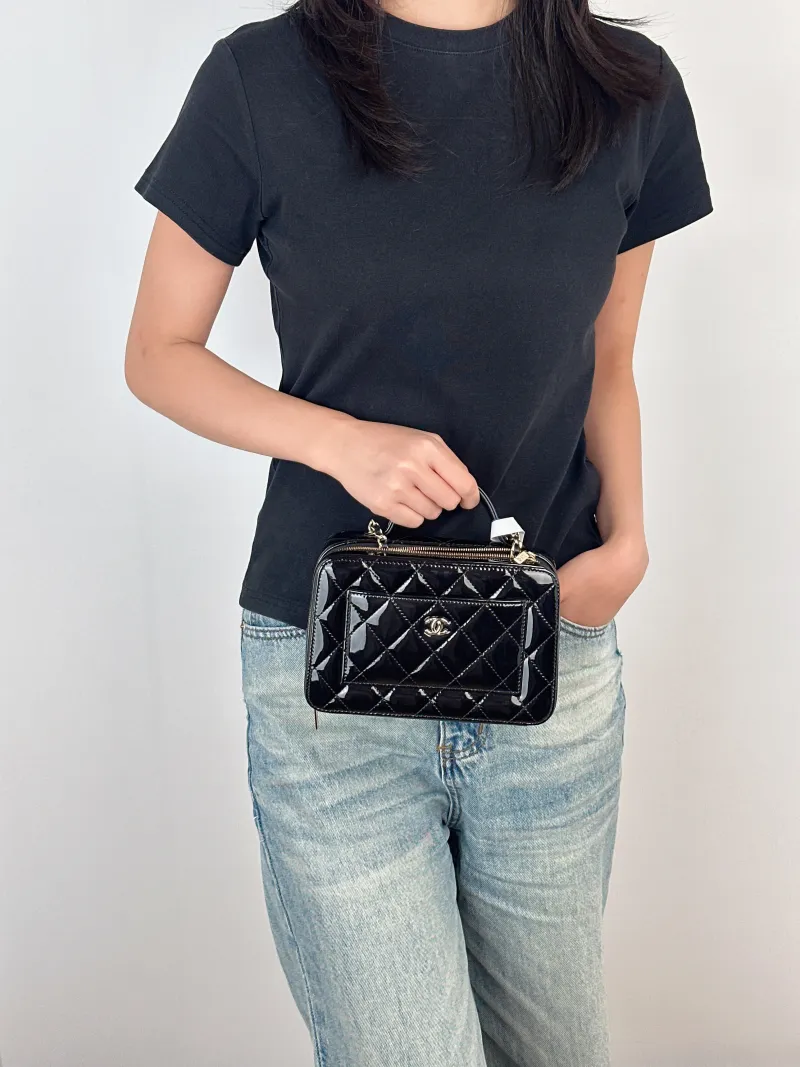 Chanel Crossbody Bag25b Black Patent Leathermini19.5 × 8.5 × 12 cm — on-model view 2 of 3