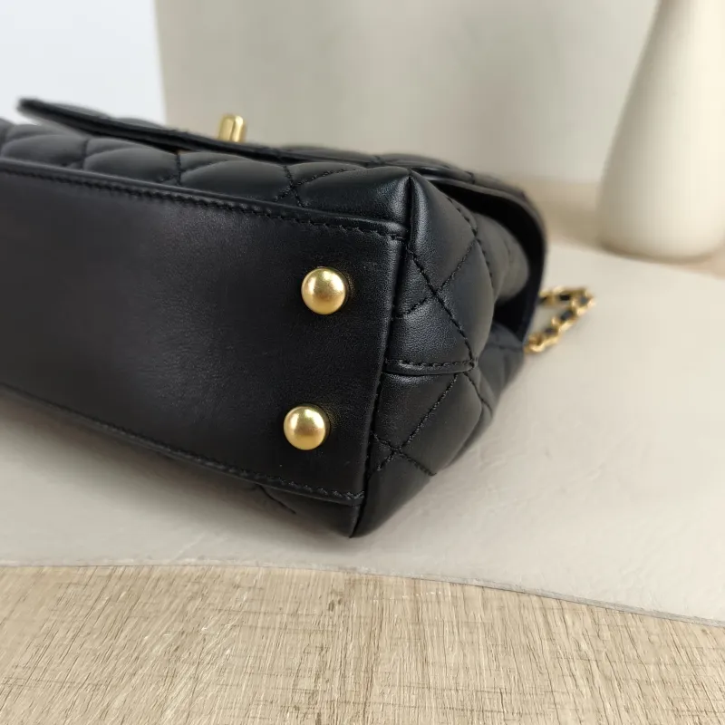 Chanel Crossbody Bag Coco Handle​Black Calfskinmini19 × 9 × 13 cm — detail view 3 of 13