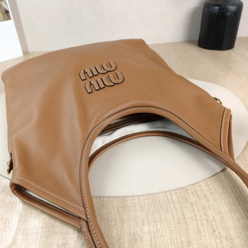 Miumiu Shoulder Bag IVY Tote Shopping Tote CC alfskin Medium 35*40 — detail view 8 of 10