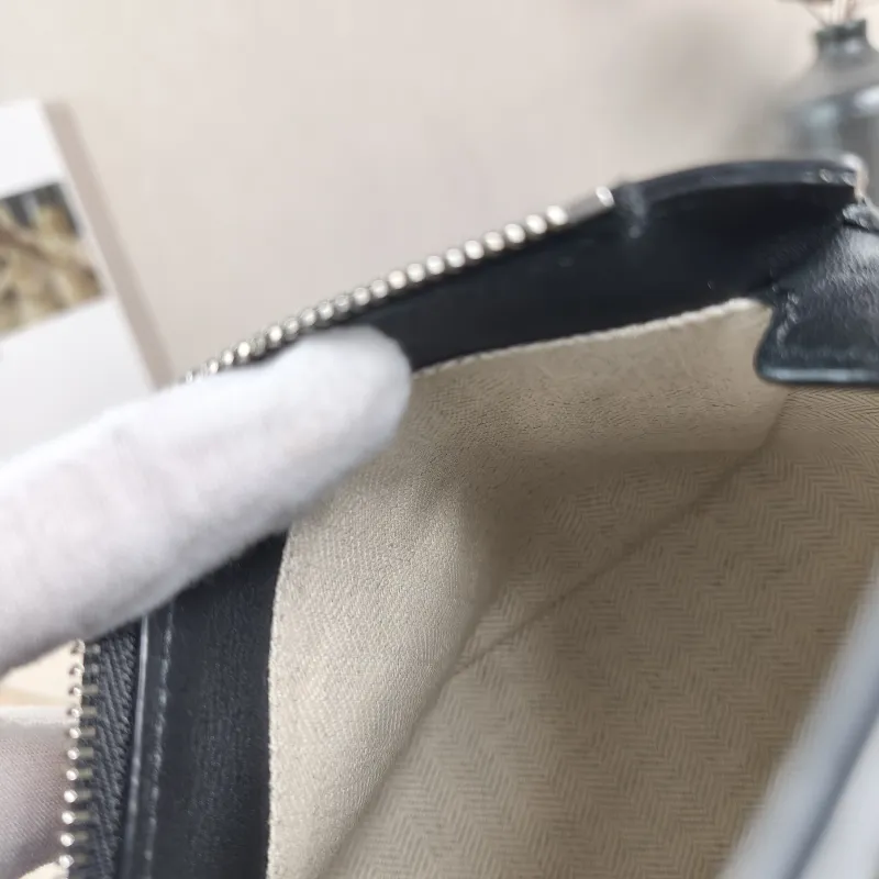 LOEWE Crossbody Bag Puzzle Black CC alfskinmini18 × 8 × 12.5 cm — detail view 10 of 11
