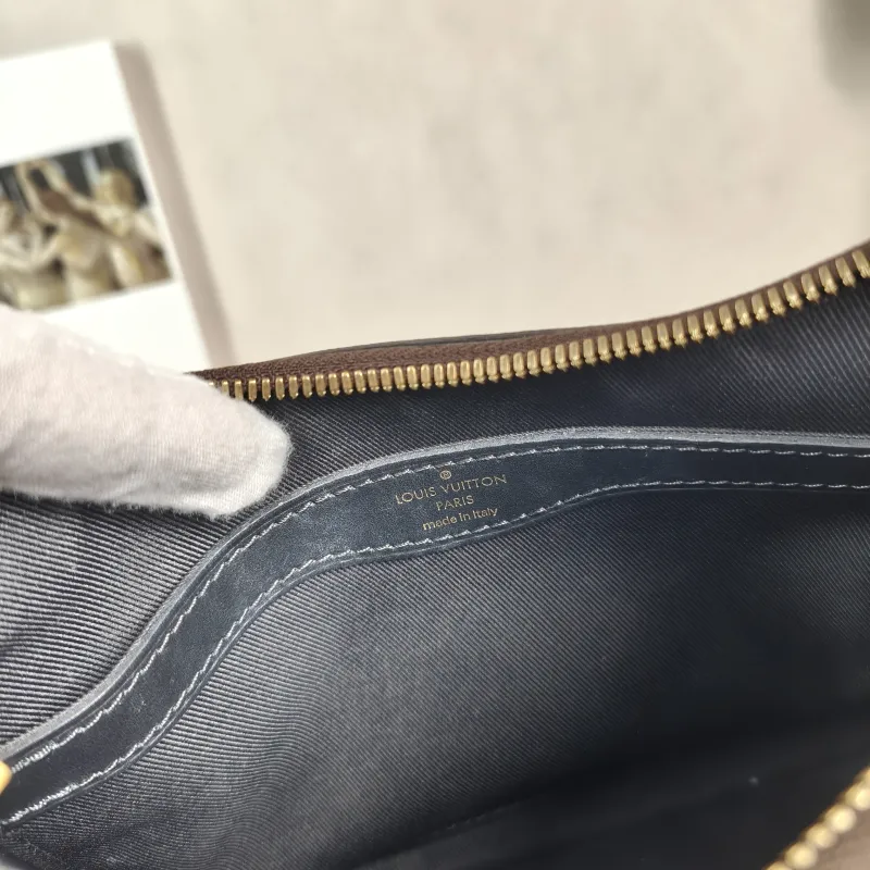 Louis Vuitton Crossbody Bag Boulogne PVC Small 26 × 9.5 × 16 cm — detail view 4 of 9