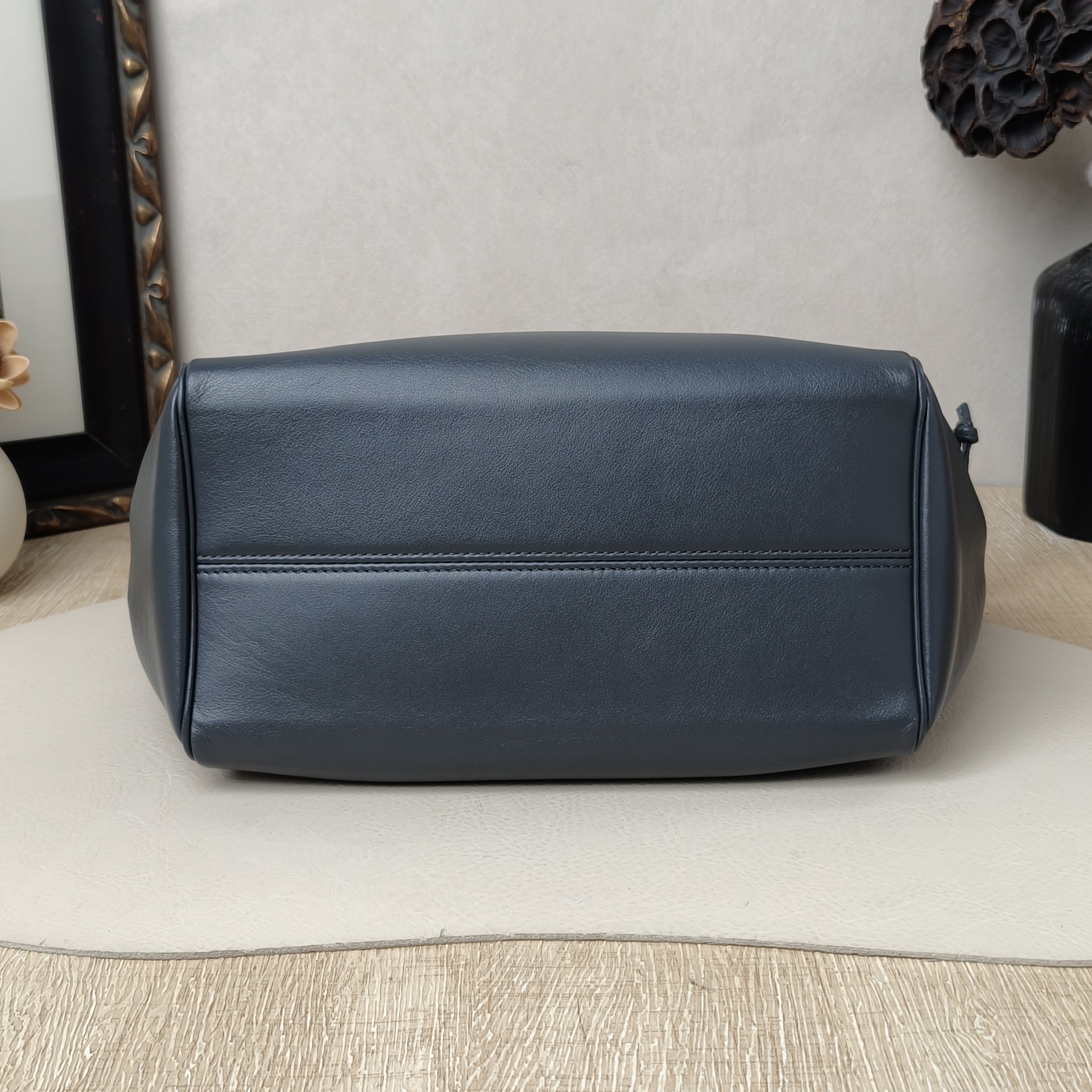 CELINE cabastriomphe Small Dark Grey Calfskin · Shoulder Strap · 22 × 15 × 17 cm — cover view 7 of 10