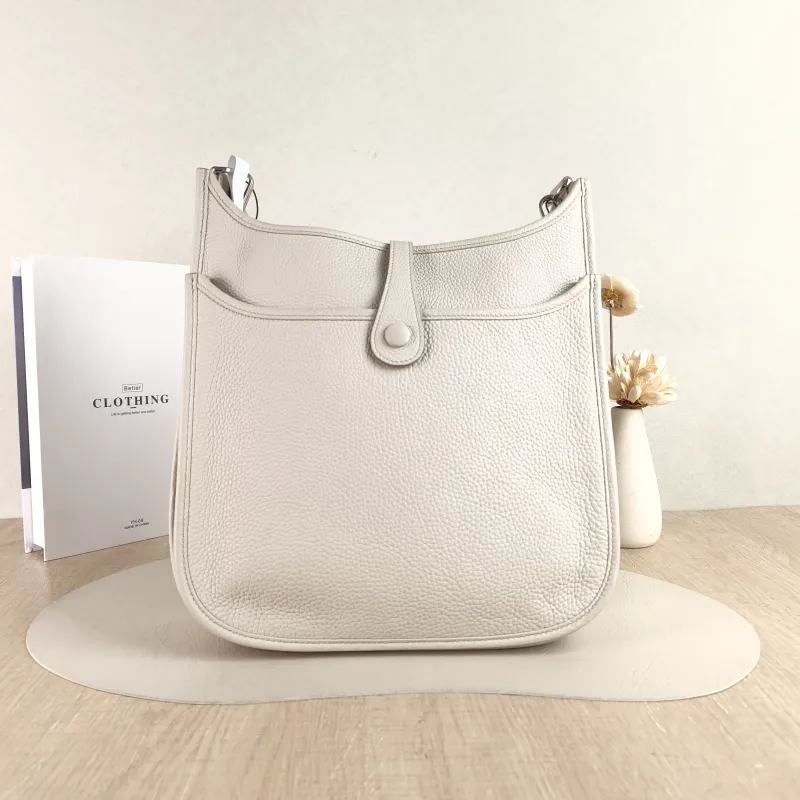 Hermès Crossbody Bag Evelyne 29 29 10 TC Calfskin 29 29 × 7 × 30 cm A — cover view 3 of 5