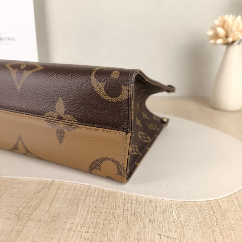 Louis Vuitton Shoulder Bag Onthego Monogram PVC Small 25 × 11.5 × 19 cm — detail view 10 of 10
