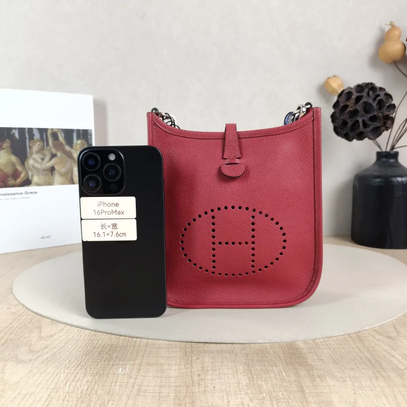 Hermès Crossbody Bag Evelyne Mini 16 Mini 16 K1 Epsom Calfskin Mini 17 × 5.5 × 18 cm A — cover view 2 of 5