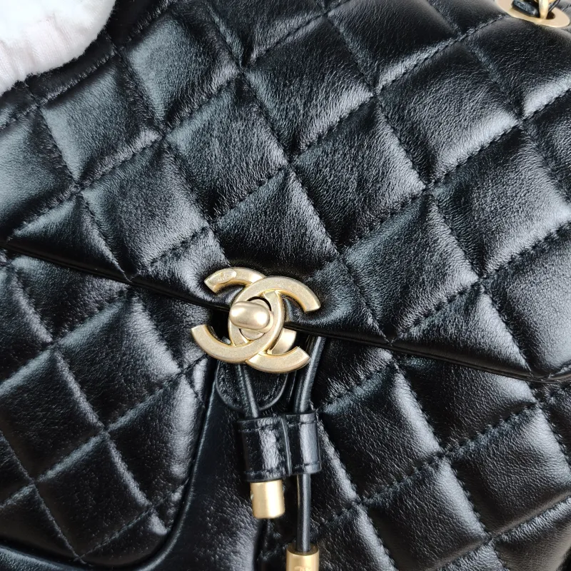 Chanel Crossbody Bag23k Backpack Black Lambskin 23 × 12 × 20 cm — detail view 5 of 15