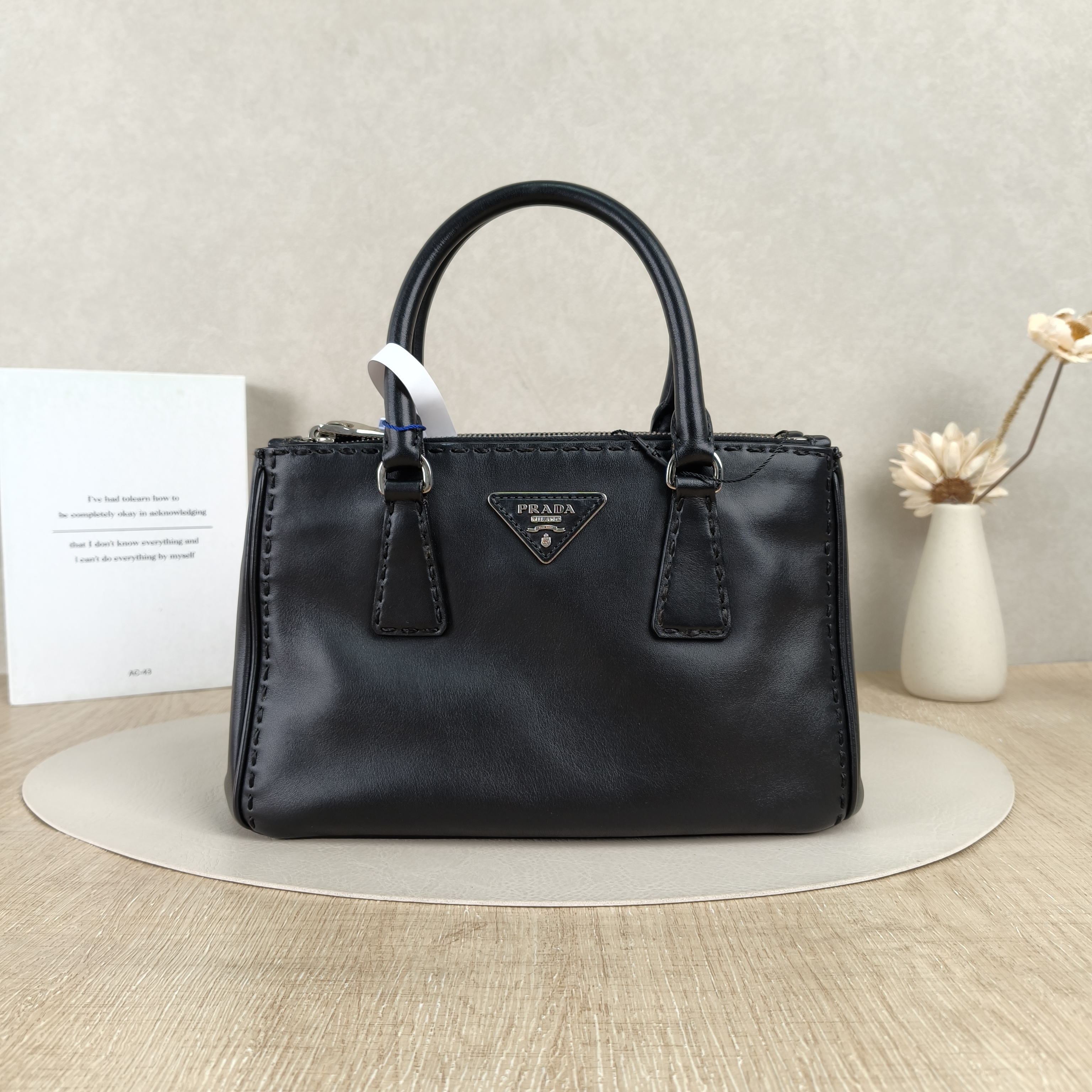PRADA galleria Galleria Bag Black Calfskin · Shoulder Strap Dust Bag · 26 × 10 × 18 cm