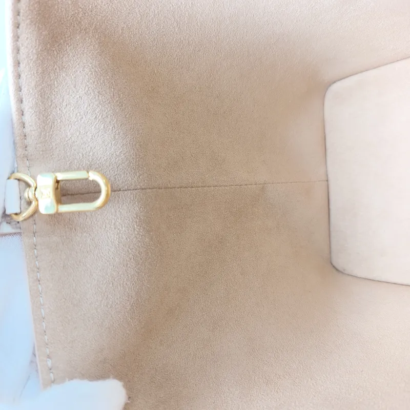 Louis Vuitton Top Handle Bag ALL IN BB White · Blue Calfskin BB 16 × 12 × 18 cm — detail view 5 of 13