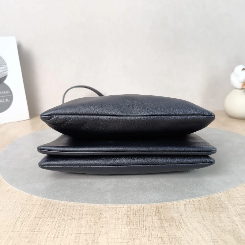 CELINE Crossbody Bag Trio Messenger Bag Black Lambskin Large25.5 × 5 × 17.5 cm — cover view 5 of 6