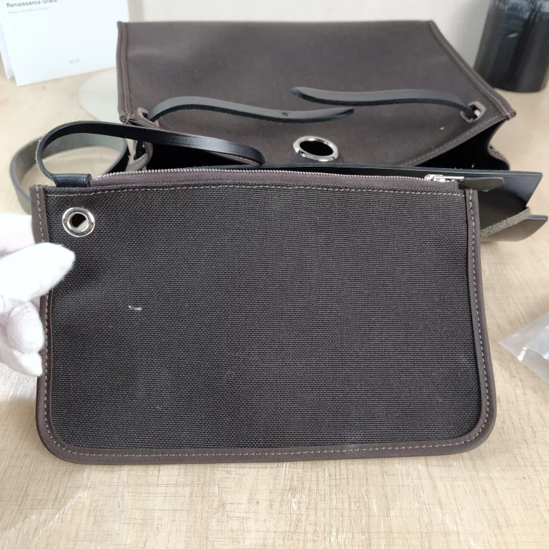 Hermès Shoulder Bag Herbag 31 Canvas Medium 30.5 × 11 × 25.5 cm Y — detail view 8 of 15