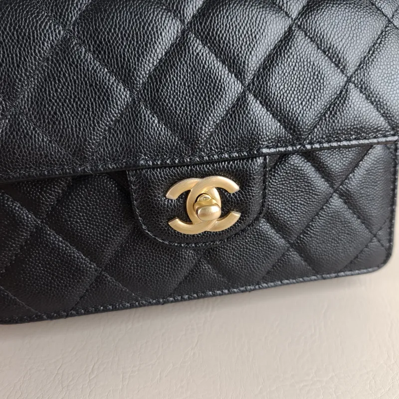 Chanel Crossbody Bag Black with Gold-Tone Hardware Grained Calfskin Small 19 × 6 × 15 cm — detail view 1 of 14