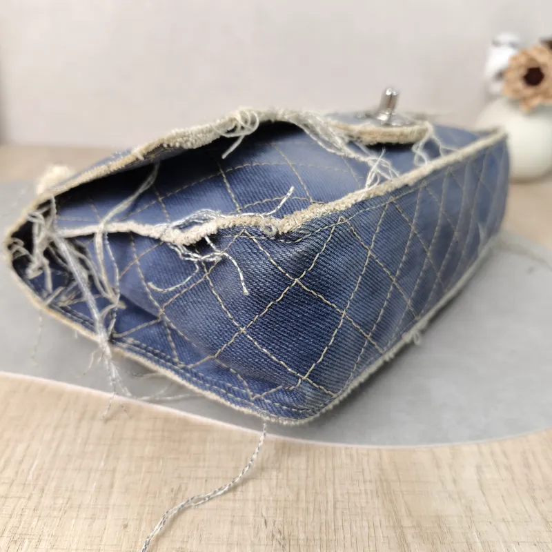 Chanel Crossbody Bag Crossbody Bag Blue 25 × 7 × 14 cm 20 — detail view 3 of 11
