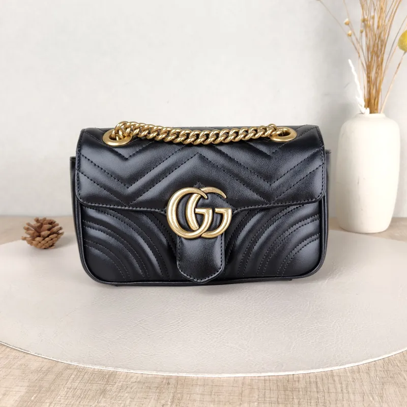 GUCCI Crossbody Bag GG Marmont Small Marmont 22 Black CC alfskin Small 22 × 6 × 13 cm