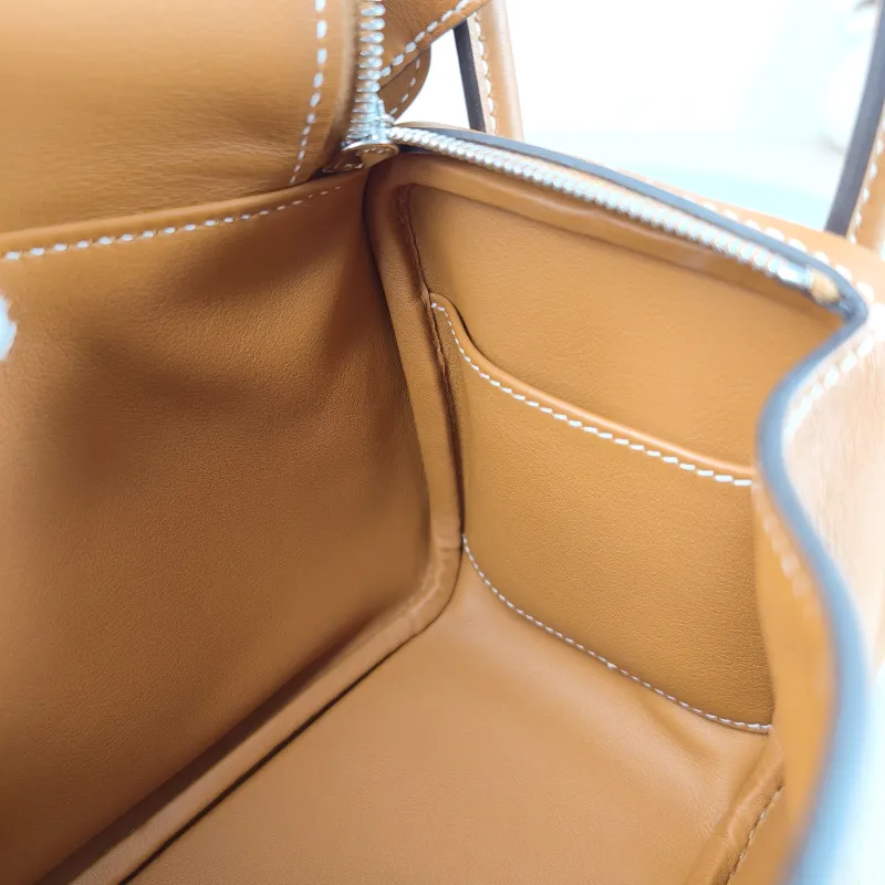 Hermès Crossbody Bag Lindy Mini 19 1H Swift Calfskin Mini 19 × 9.5 × 13 cm G — detail view 6 of 15