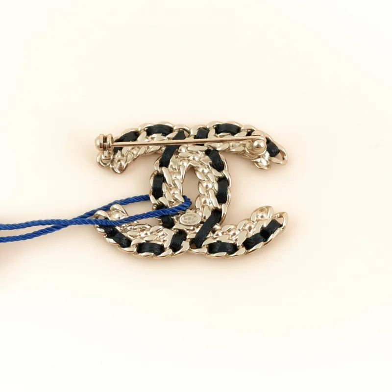Chanel Brooch c Brooch Gold One Size โ cover view 5 of 5