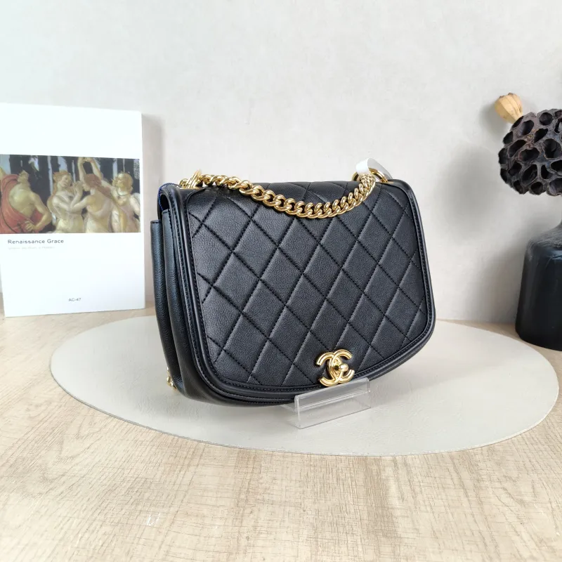 Chanel Crossbody Bag Crossbody Bag Black Calfskin One Size 24 × 6 × 18 cm 28 — cover view 3 of 6