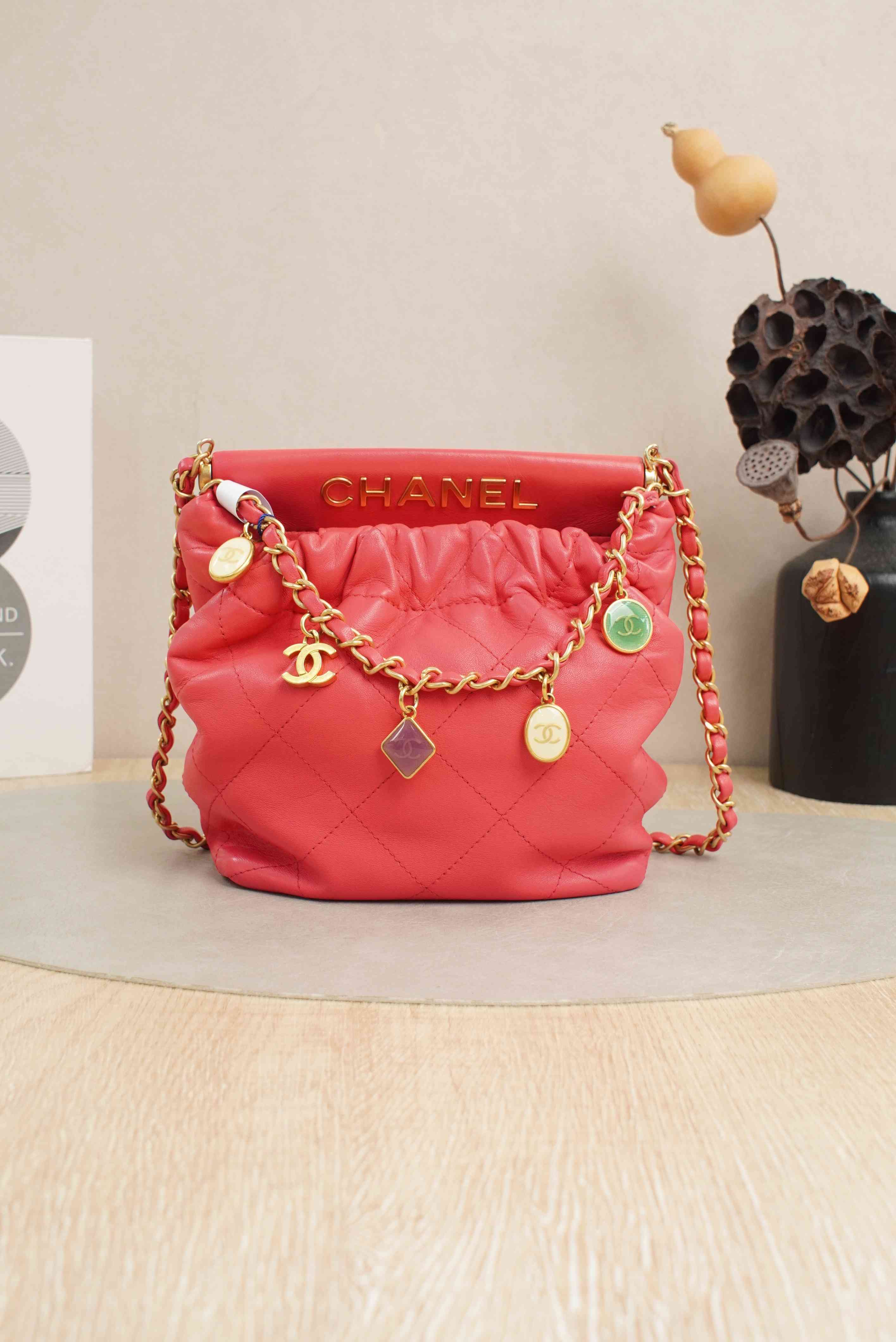Chanel 23p Small Red Lambskin Microchip Edition · Box Dust Bag · 17 × 7 × 16 cm