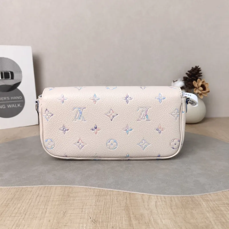 Louis Vuitton Crossbody Bag IVY Calfskin Small 23.5 × 4.3 × 12 cm — cover view 4 of 6