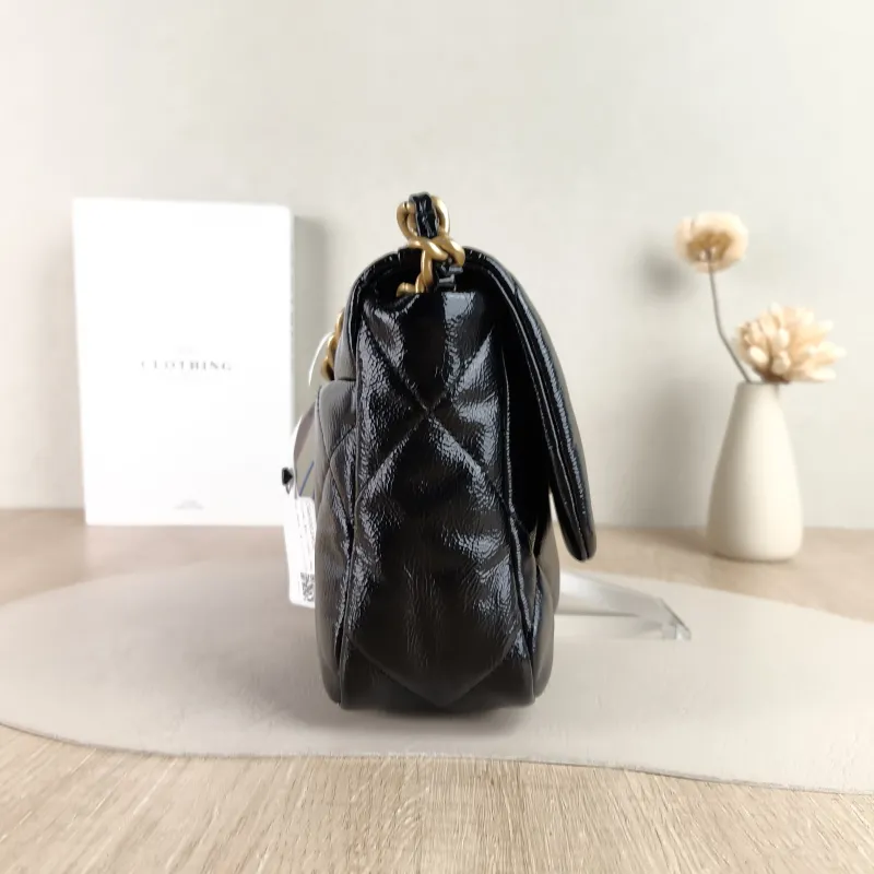 Chanel Crossbody Bag 19Bag Black Waxed Leather Small 26 × 9 × 16 cm 30 — detail view 11 of 14