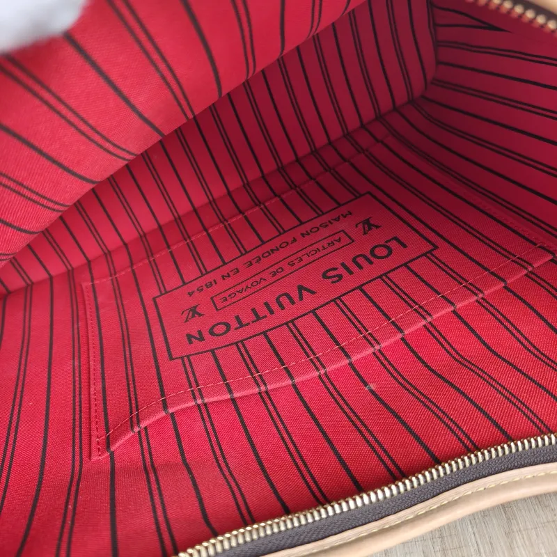 Louis Vuitton Shoulder Bag Lineup Monogram PVC One Size 34.5 × 13 × 26 cm — detail view 2 of 10