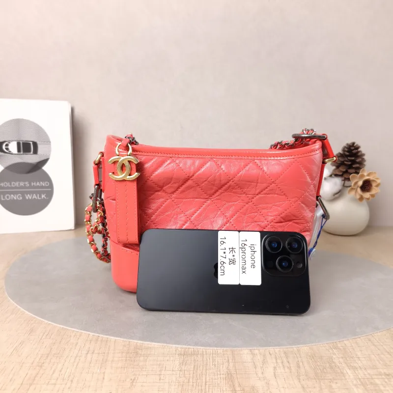 Chanel Crossbody Bag Gabrielle Gabrielle Bag Red CC alfskin Small20 × 8 × 15 cm — cover view 2 of 5