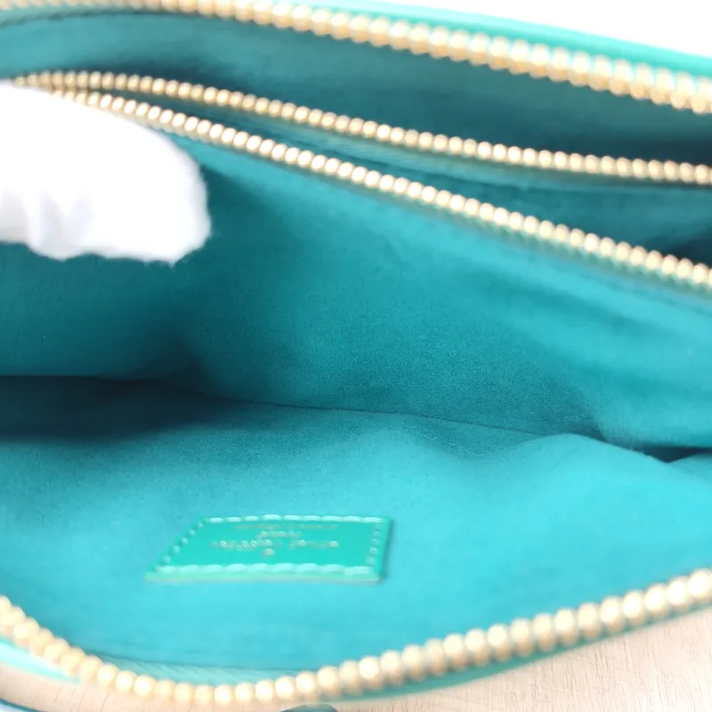 Louis Vuitton Crossbody Bag Coussin BB Green Lambskin BB21 × 7 × 16 cm — detail view 5 of 12