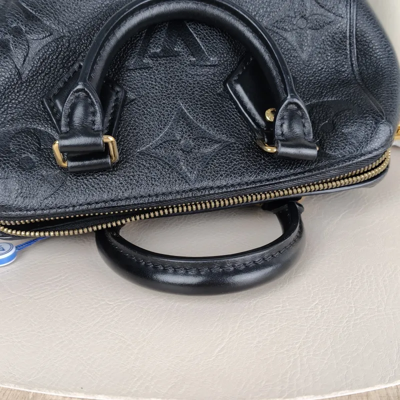 Louis Vuitton Crossbody Bag Speedy20Black Empreinte Embossed Calfskin Small20.5 × 12 × 13.5 cm — detail view 10 of 12