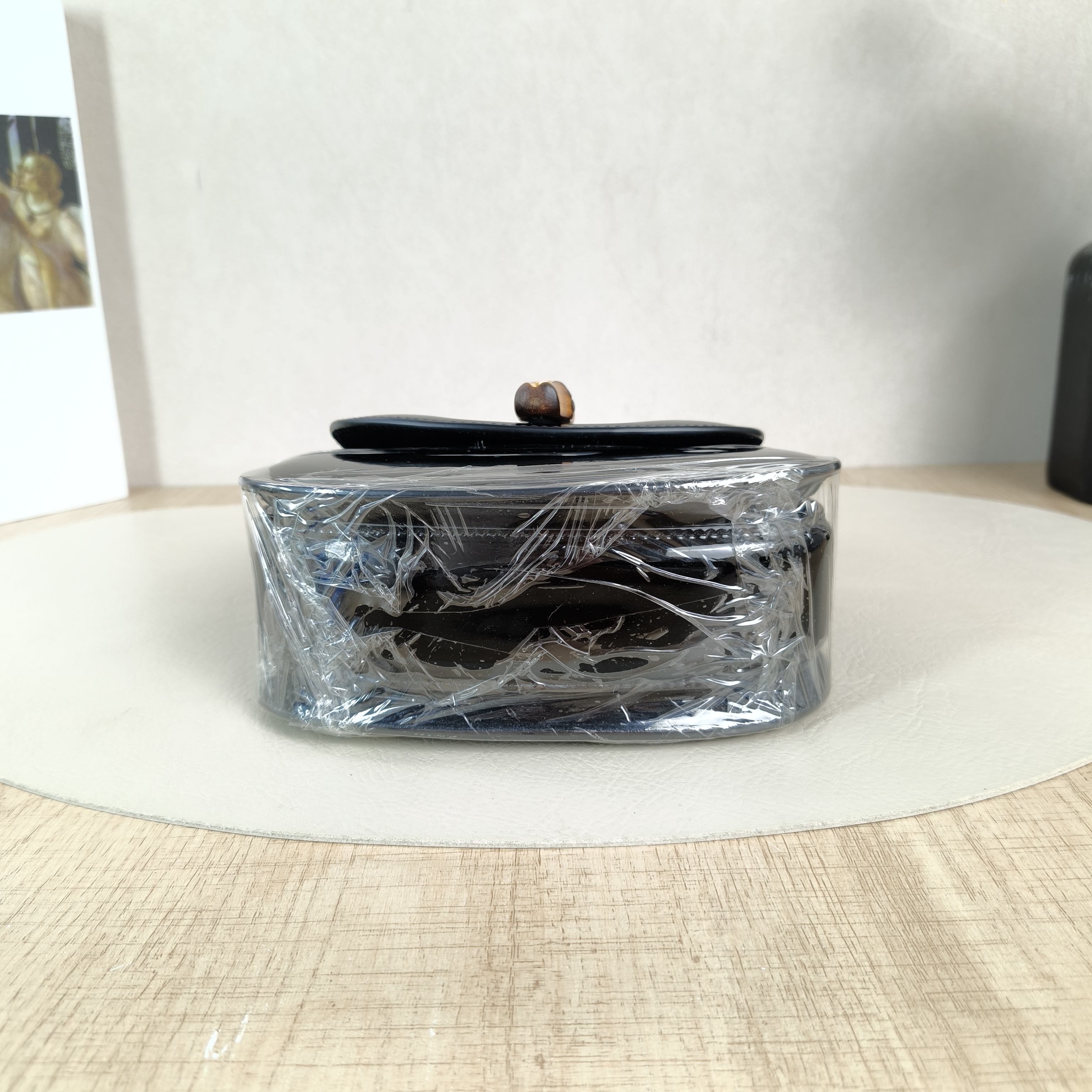 GUCCI Crossbody Bagbamboo 1947 jumbo Crossbody Bag Black Patent Leathermini17 × 7.5 × 12 cm — cover view 3 of 6