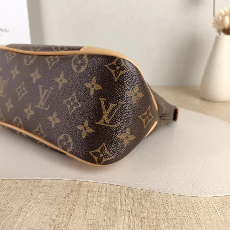 Louis Vuitton Crossbody Bag Boulogne PVC Small 26 × 9.5 × 16 cm — detail view 4 of 10