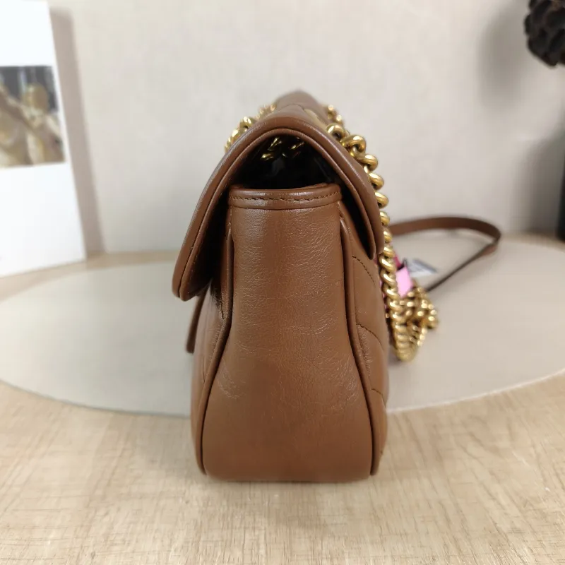 GUCCI Crossbody Bag GG Marmont Medium Marmont 26 Caramel Calfskin 26 × 7 × 15 cm — detail view 3 of 11