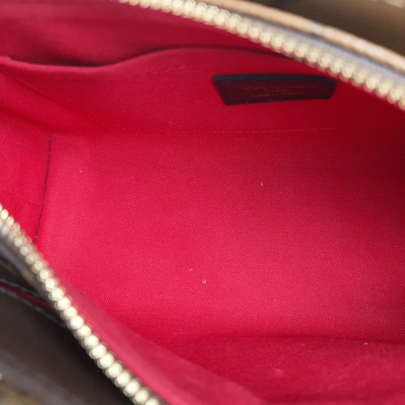 Louis Vuitton Crossbody Bag Onthego East West Two Straps Monogram PVC Small 25 × 10 × 13 cm — detail view 7 of 10