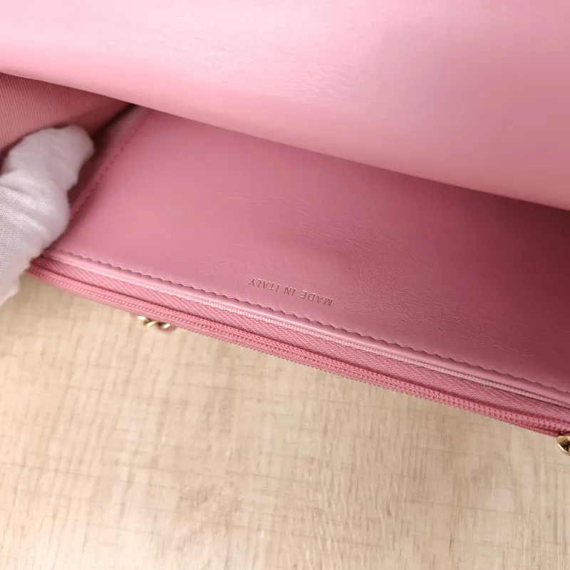Chanel Crossbody Bag woc Pink Calfskin One Size19.2 × 3.5 × 12.3 cm — detail view 11 of 14