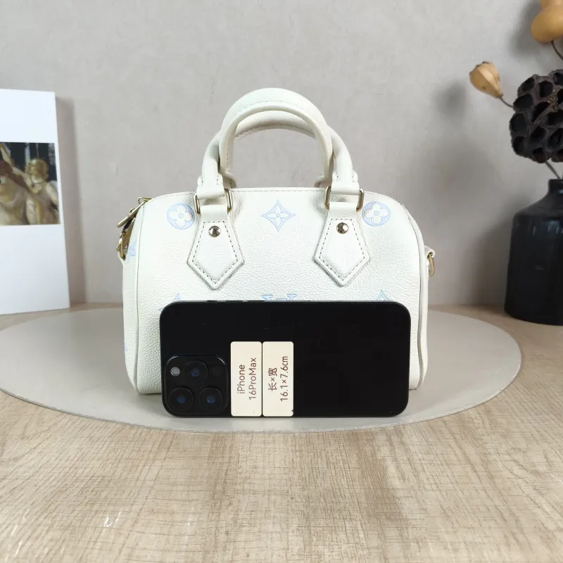 Louis Vuitton Crossbody Bag Speedy20 White · Blue Monogram Empreinte Embossed Calfskin Small 20.5 × 12 × 13.5 cm — cover view 4 of 6
