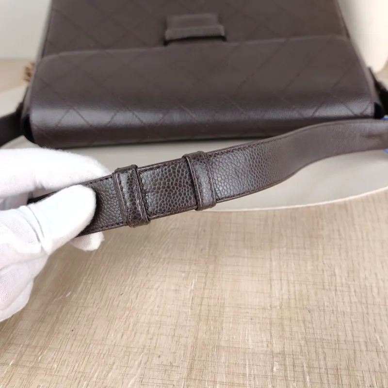 Chanel Shoulder Bag Brown Grained Calfskin One Size30 × 10 × 22 cm — detail view 5 of 14