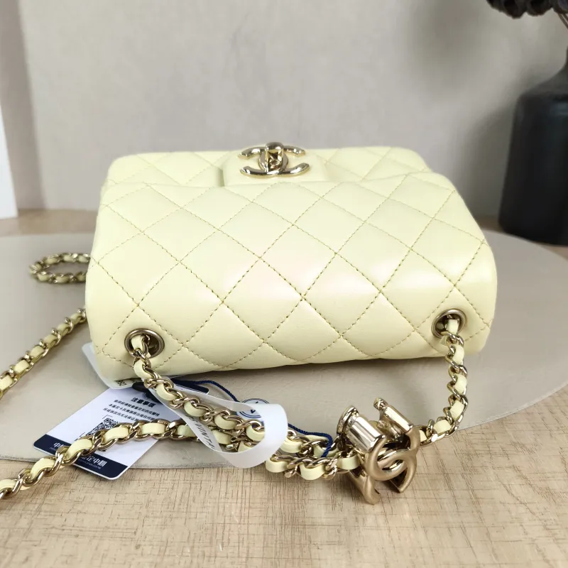 Chanel Crossbody Bag c Yellow Lambskin Mini 17 × 8 × 13.5 cm — detail view 13 of 14