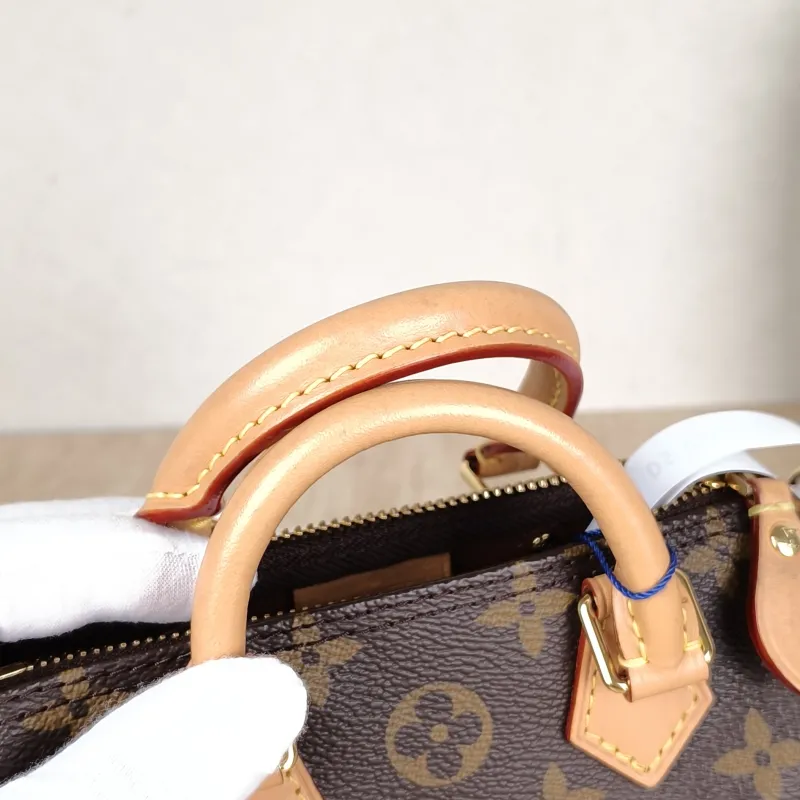 Louis Vuitton Crossbody Bag Speedy Nano Shoulder Strap PV Cnano16 × 7.5 × 10 cm — detail view 10 of 10