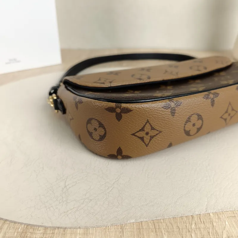 Louis Vuitton Crossbody Bag IVY Monogram PVC Small23.5 × 4.3 × 12 cm — detail view 1 of 11