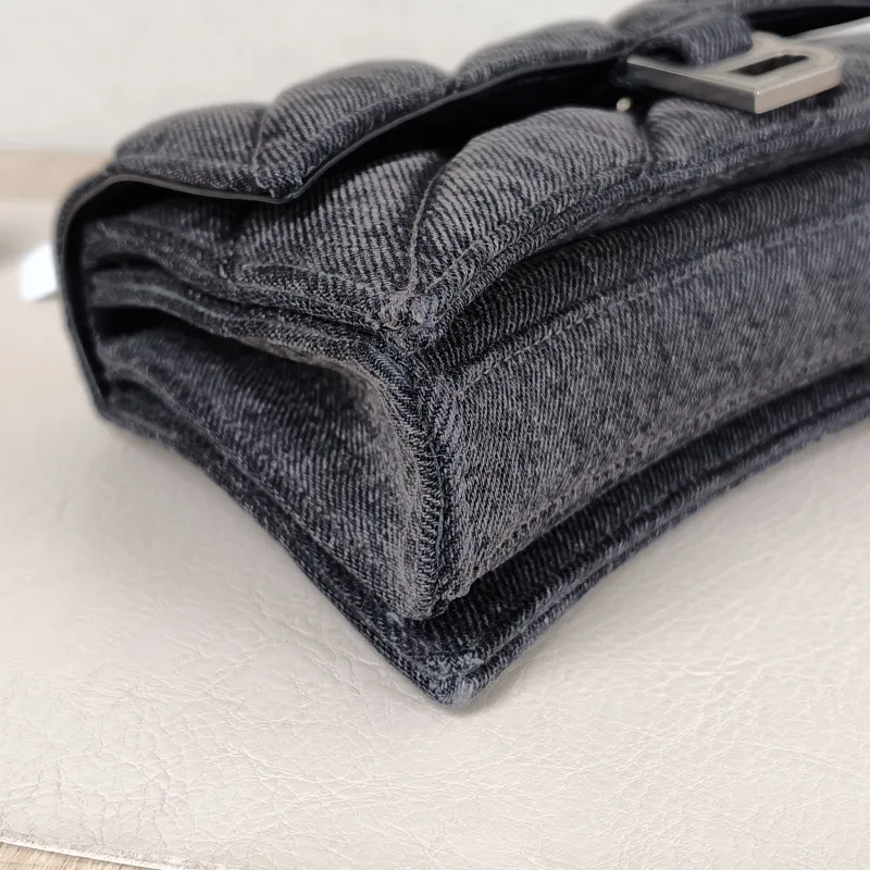 BALENCIAGA Crossbody Bag CRUSH Chain Bag Grey xs Small 22 × 5 × 10 cm — detail view 2 of 12