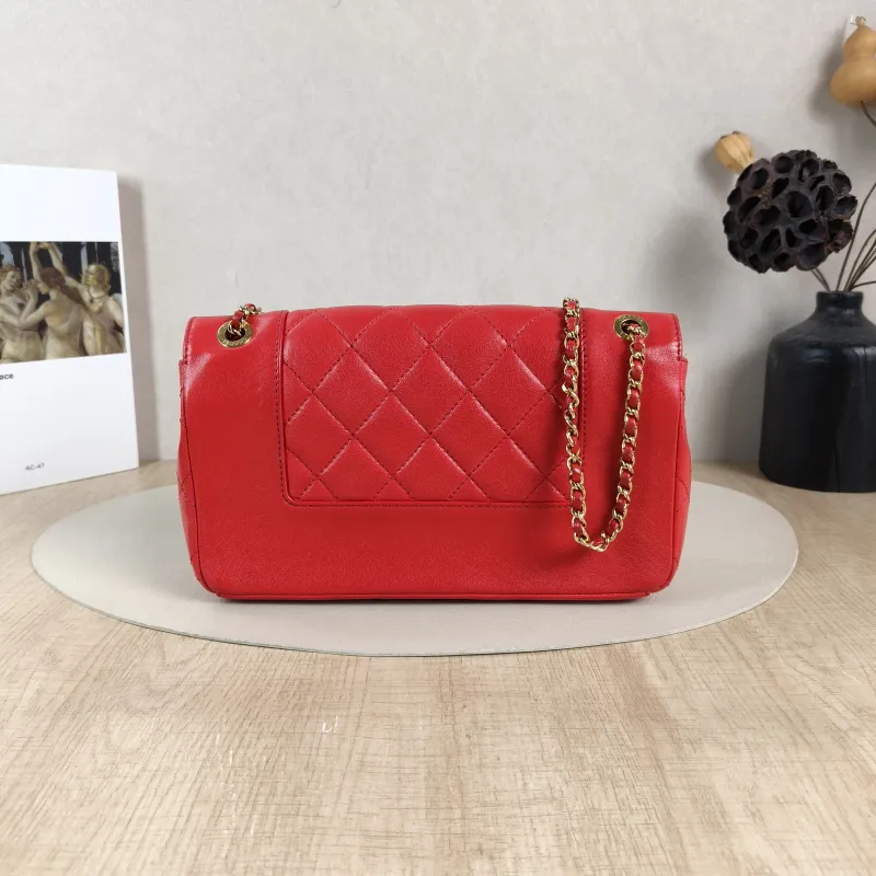 Chanel Crossbody Bag C Crossbody Bag Red Calfskin One Size25 × 6 × 15 cm — cover view 5 of 6