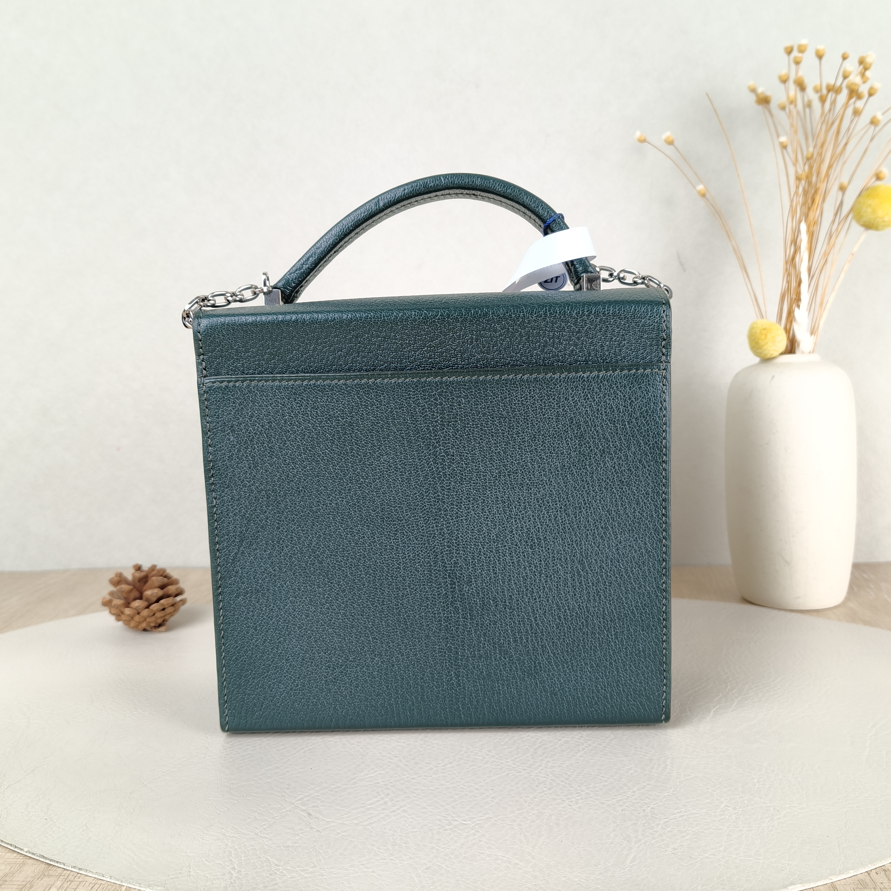 Hermès Crossbody Bag Cinhetic 18Box Bag6O Lambskin One Size18 × 8 × 17 cm — cover view 4 of 5