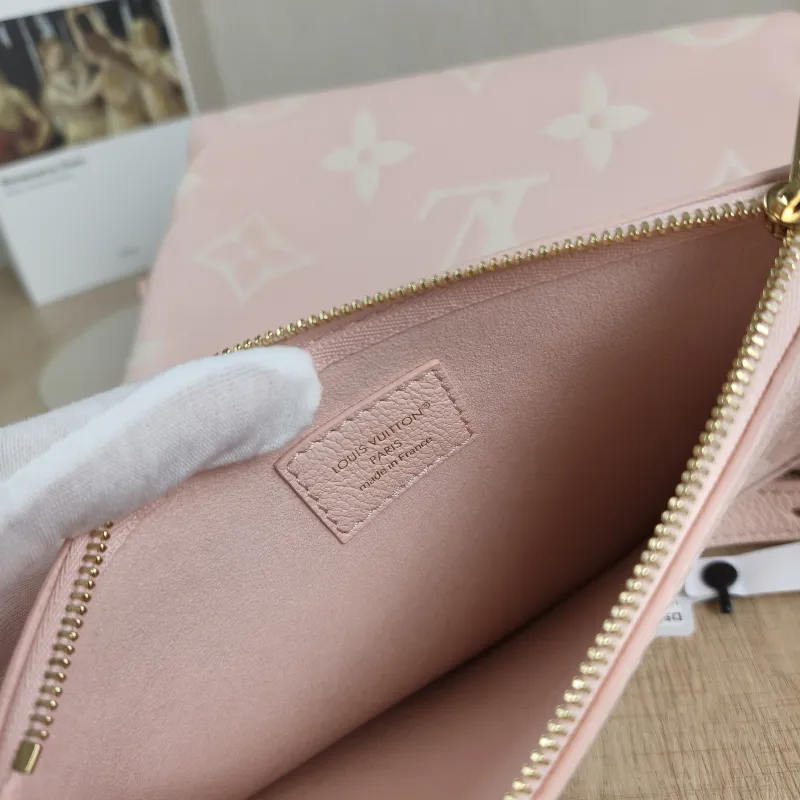 Louis Vuitton Crossbody Bag Carryall Calfskin Small29.5 × 12 × 24 cm — detail view 7 of 12