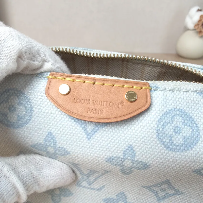 Louis Vuitton Shoulder Bag Pochette Hills Blue PVC One Size 18.5 × 6.5 × 11 cm — detail view 3 of 14