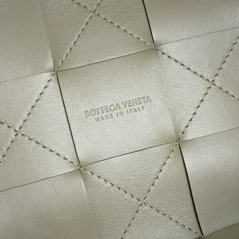 Bottega Veneta Crossbody Bag Cassette Woven Lambskin One Size 14 × 14 × 18 cm — detail view 1 of 9