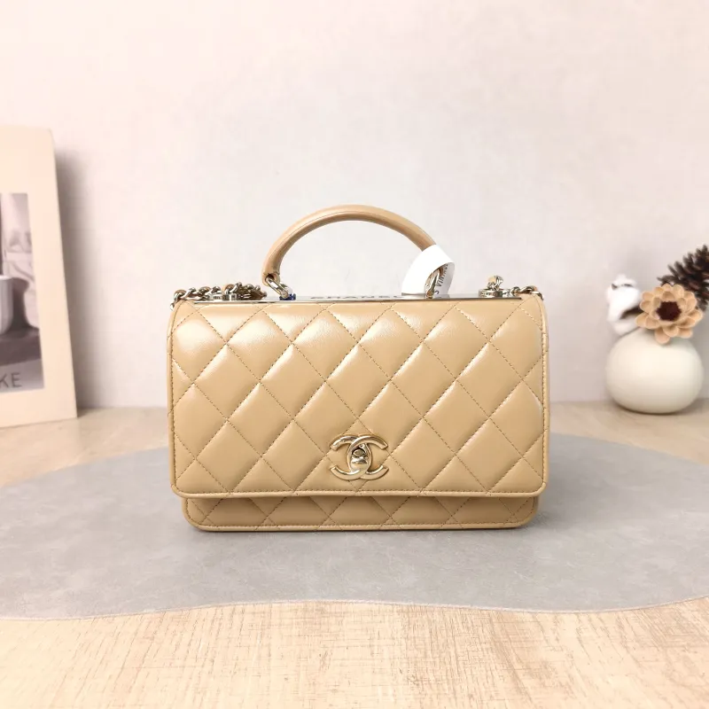 Chanel Crossbody Bag trendy cc woc Taupe Lambskin One Size 19.2 × 3.5 × 12.3 cm