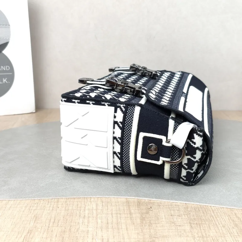 DIOR Crossbody Bag camp Messenger Bag Colorblock Canvas Small 23 × 8 × 15 cm — detail view 2 of 11