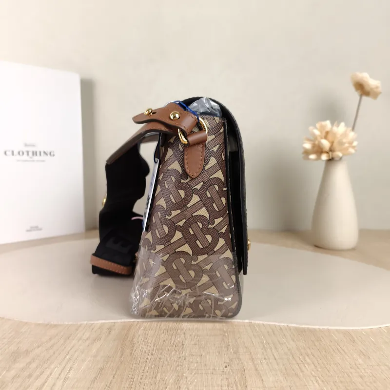 BURBERRY Crossbody Bag note Messenger Bag Colorblock PVC One Size 25 × 8 × 18 cm — detail view 10 of 12