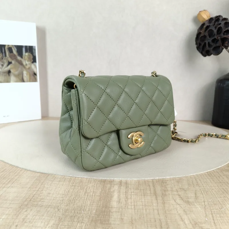 Chanel Crossbody Bag Lambskin One Size 17 × 8 × 13.5 cm — cover view 4 of 6