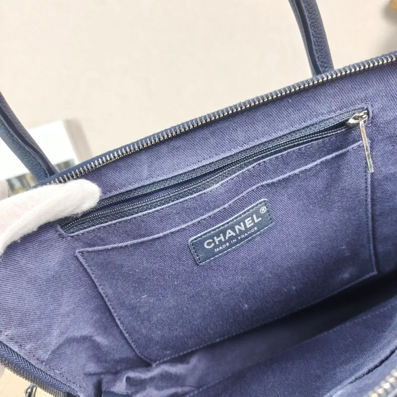 Chanel Top Handle Bag Shoulder Bag Blue Grained Calfskin One Size 33 × 9 × 22 cm 21 — detail view 5 of 13