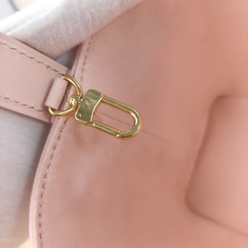 Louis Vuitton Top Handle Bag ALL IN BB · White Empreinte Embossed Calfskin BB16 × 12 × 18 cm — detail view 1 of 15